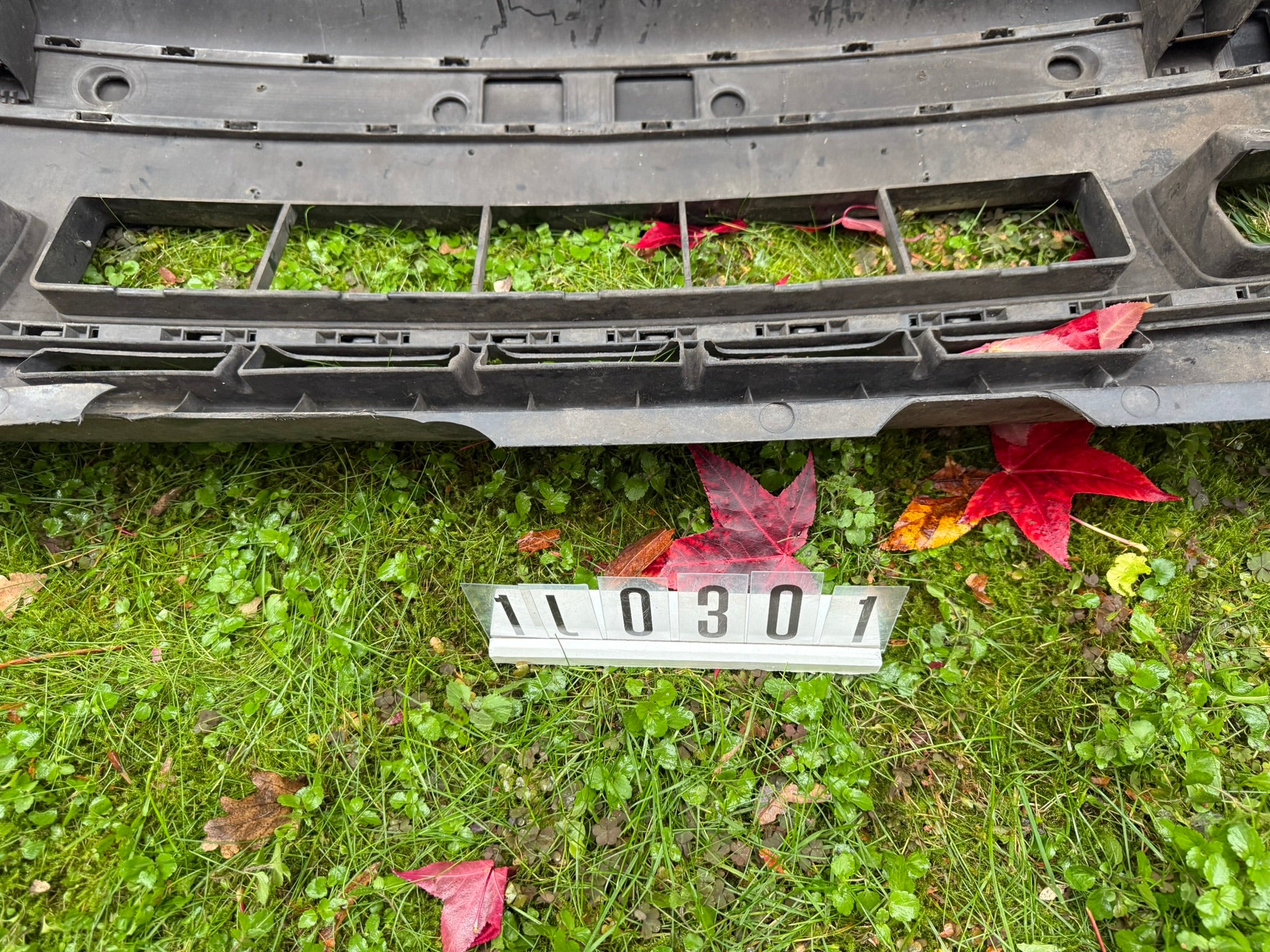 1J0 807 221 A; 1J0 3 01; 275 VW Golf IV Stoßstange