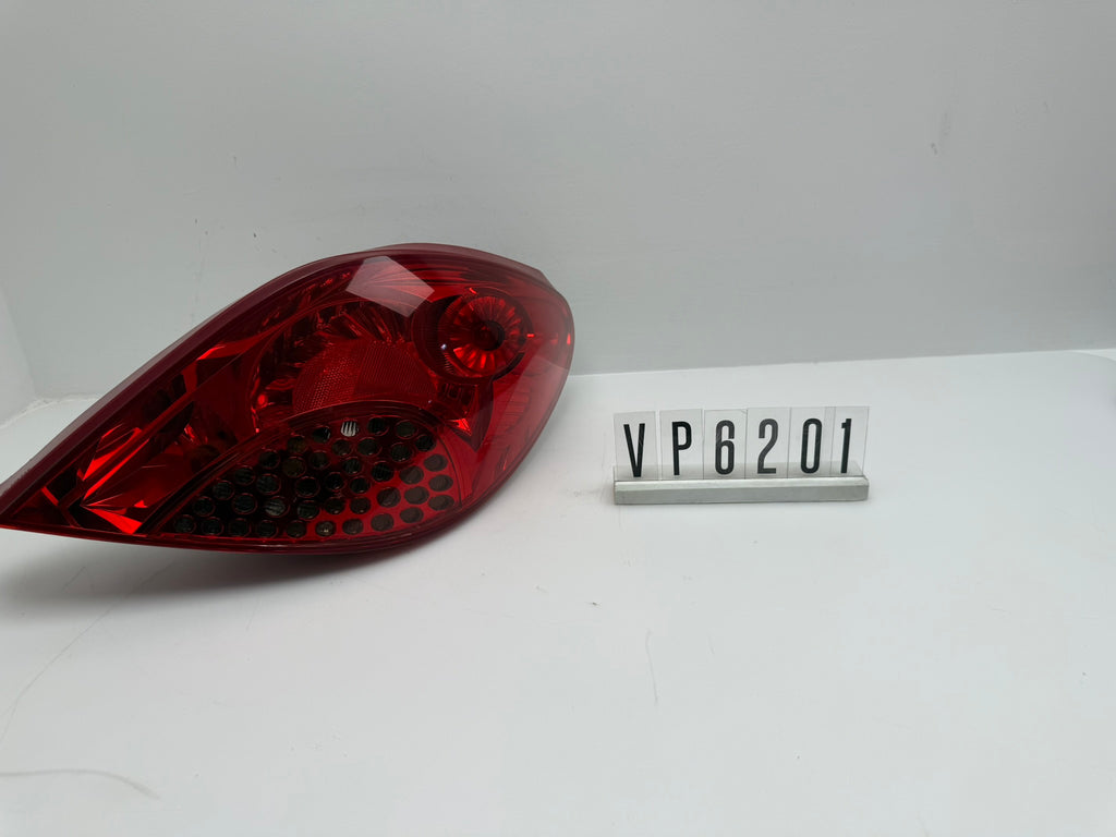 P6PFX-13404-A; VP6 2 01; 277	PEUGEOT 207 CC Rückleuchte rechts