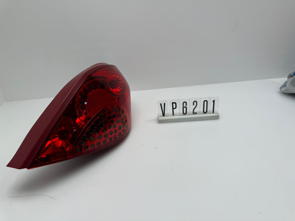 P6PFX-13404-A; VP6 2 01; 277	PEUGEOT 207 CC Rückleuchte rechts