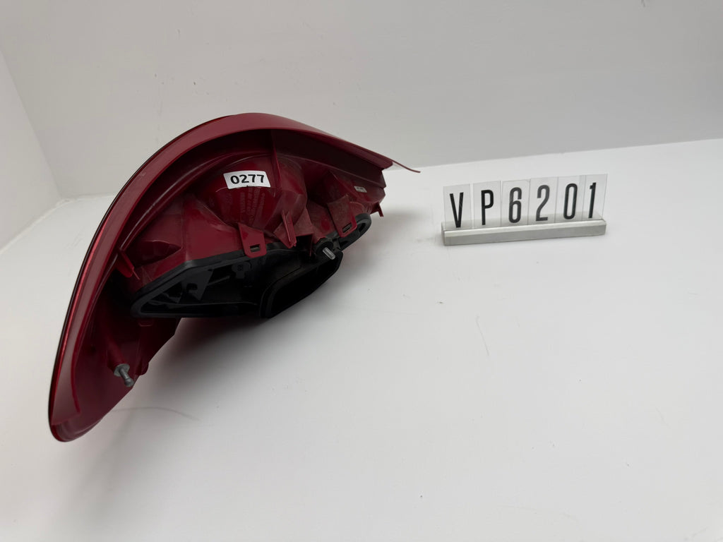 P6PFX-13404-A; VP6 2 01; 277	PEUGEOT 207 CC Rückleuchte rechts