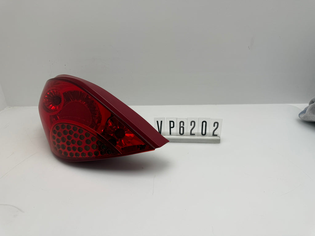 P6PFX-13405-A; VP6 2 02; 278	PEUGEOT 207 CC Rückleuchte Links