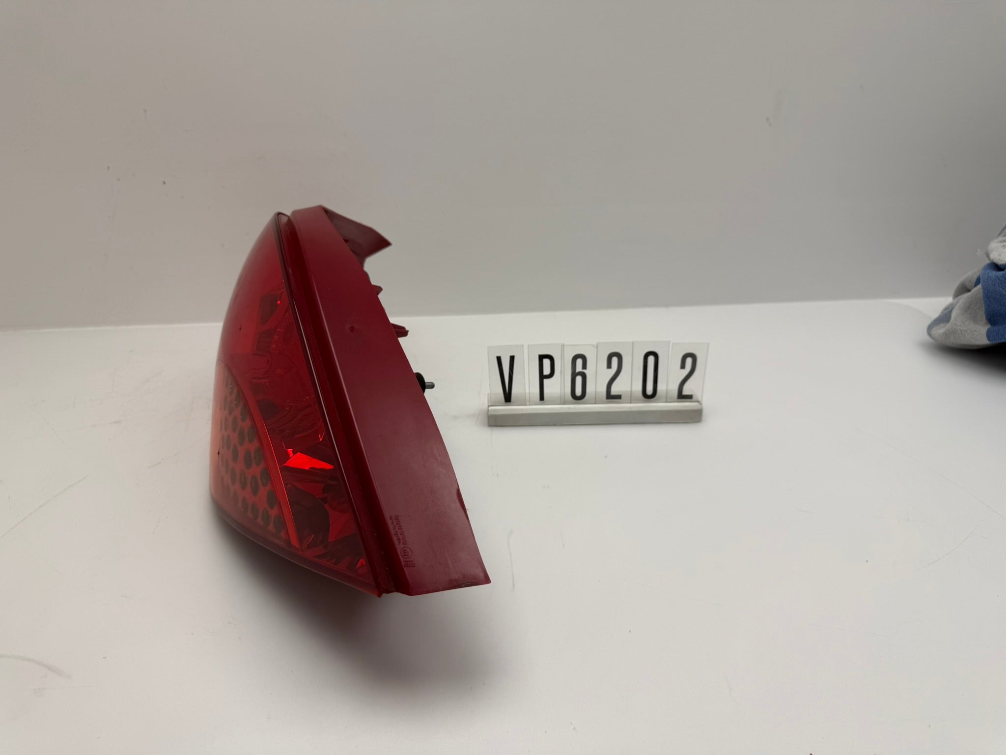 P6PFX-13405-A; VP6 2 02; 278	PEUGEOT 207 CC Rückleuchte Links