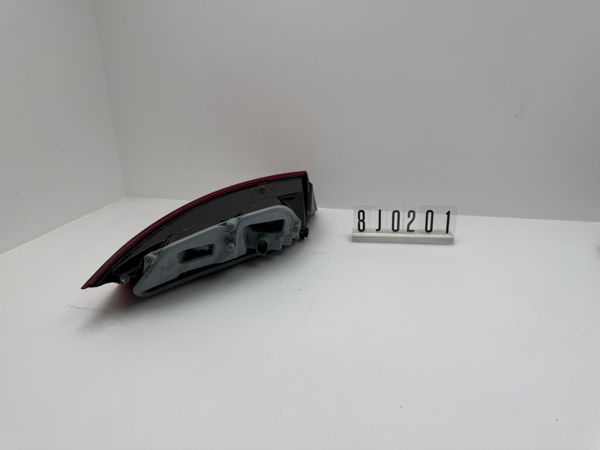 8J0 945 096 G; 8J0 2 01; 279Audi TT Rückleuchte  rechts