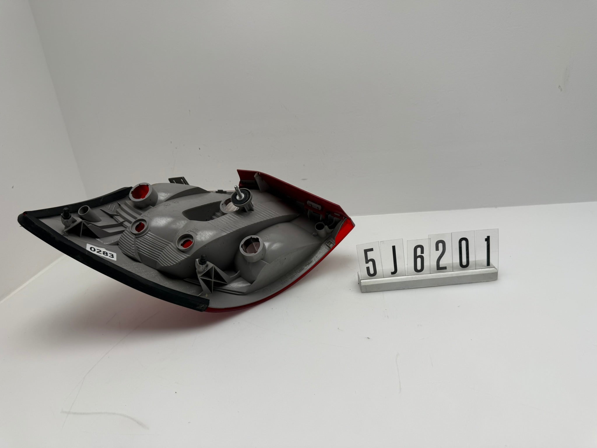 5J6 945 096; 5J6 2 01; 283 Skoda Fabia II Rückleuchte rechts