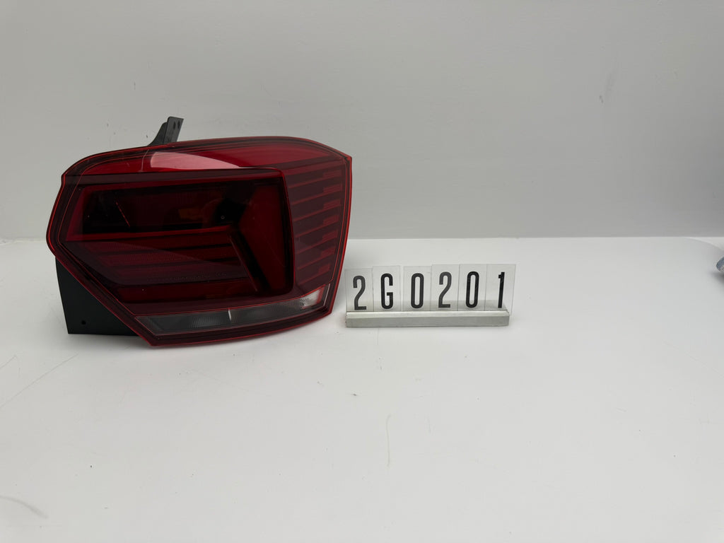 2G0 945 096B / Parts: 2G0 945 112B; 2G0 2 01; 285 VW Polo 6 AW Rückleuchte rechts