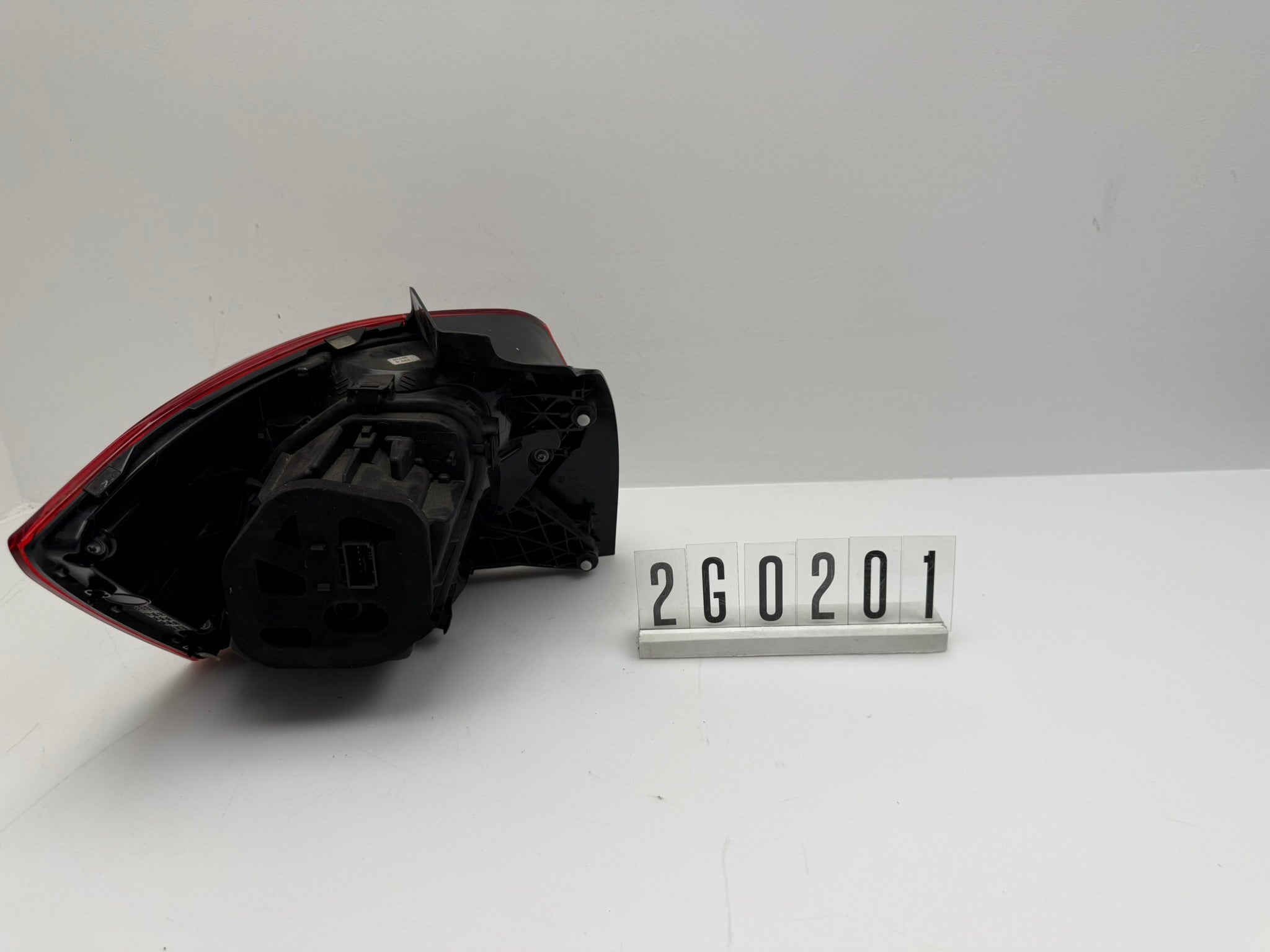 2G0 945 096B / Parts: 2G0 945 112B; 2G0 2 01; 285 VW Polo 6 AW Rückleuchte rechts