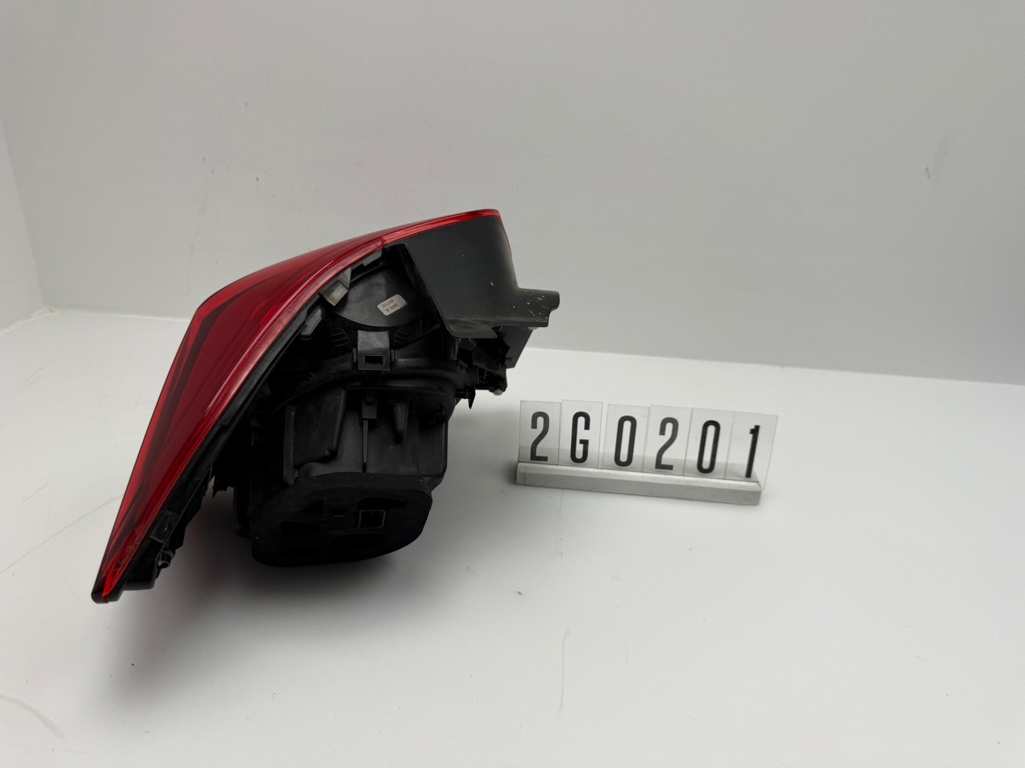 2G0 945 096B / Parts: 2G0 945 112B; 2G0 2 01; 285 VW Polo 6 AW Rückleuchte rechts