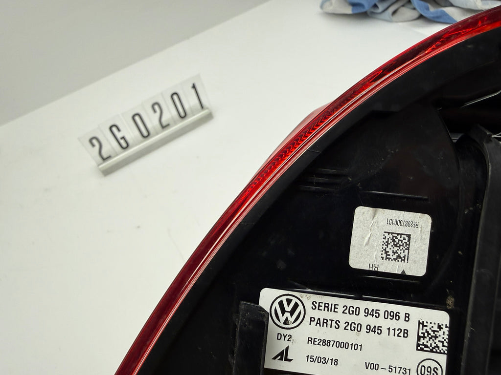 2G0 945 096B / Parts: 2G0 945 112B; 2G0 2 01; 285 VW Polo 6 AW Rückleuchte rechts