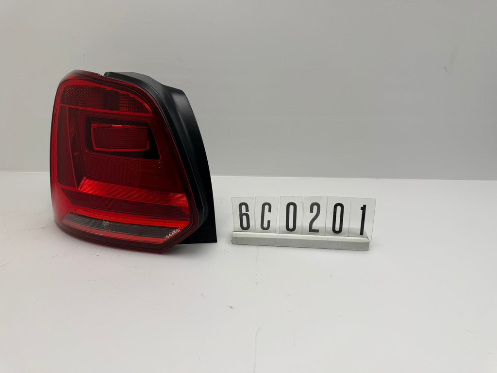 6C0 945 065K / Parts: 6C0 945 111; 6C0 2 01; 286 VW Polo 6 VI Rückleuchte links