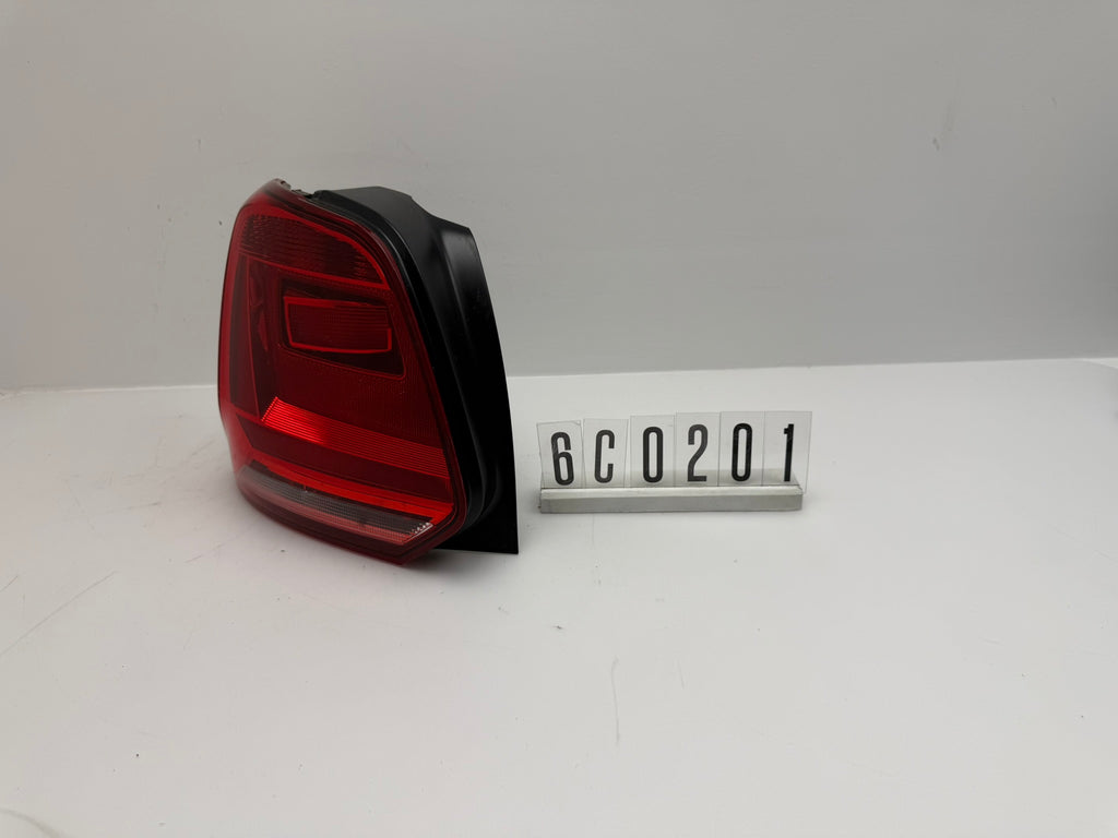 6C0 945 065K / Parts: 6C0 945 111; 6C0 2 01; 286 VW Polo 6 VI Rückleuchte links