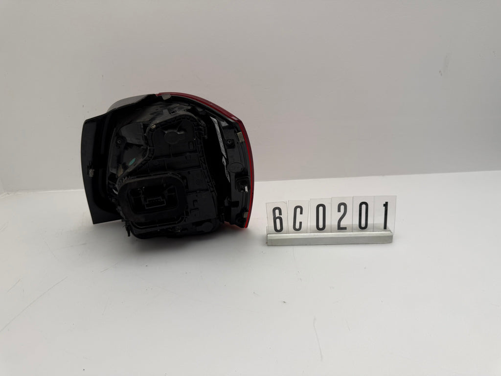 6C0 945 065K / Parts: 6C0 945 111; 6C0 2 01; 286 VW Polo 6 VI Rückleuchte links