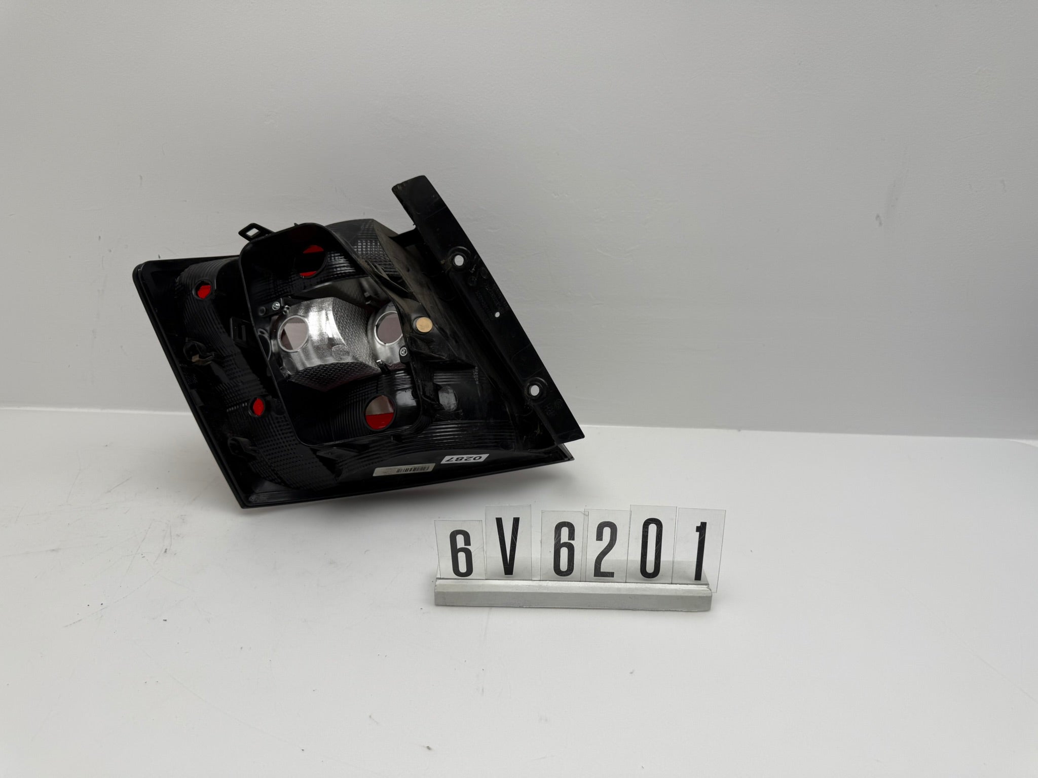 6V6 945096; 6V6 2 01; 287 SKODA FABIA III Rückleuchte rechts