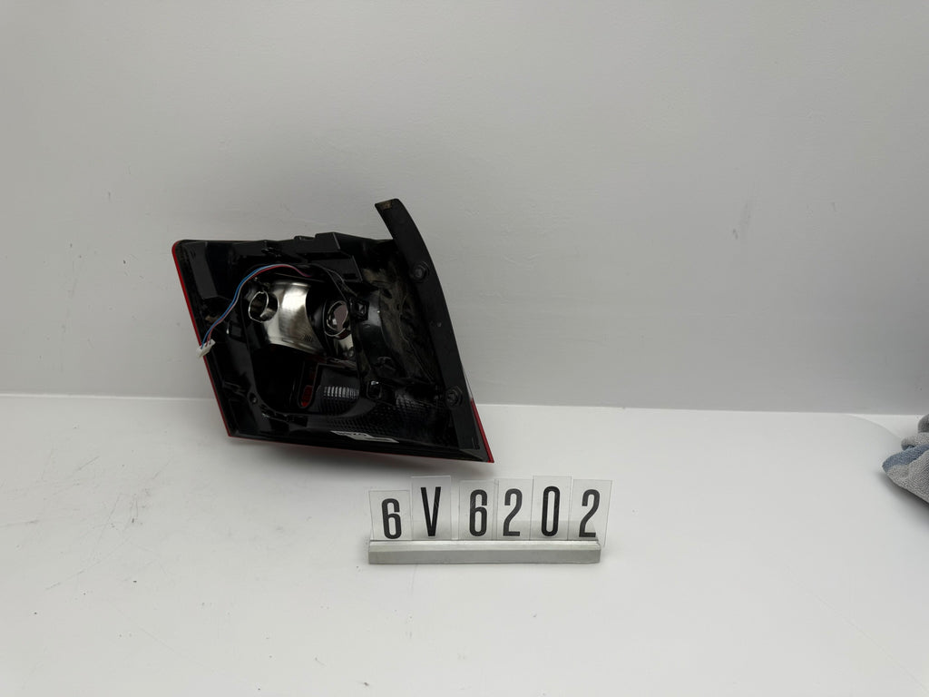 6V6 945208; 6V6 2 02; 288 SKODA FABIA III Rückleuchte rechts