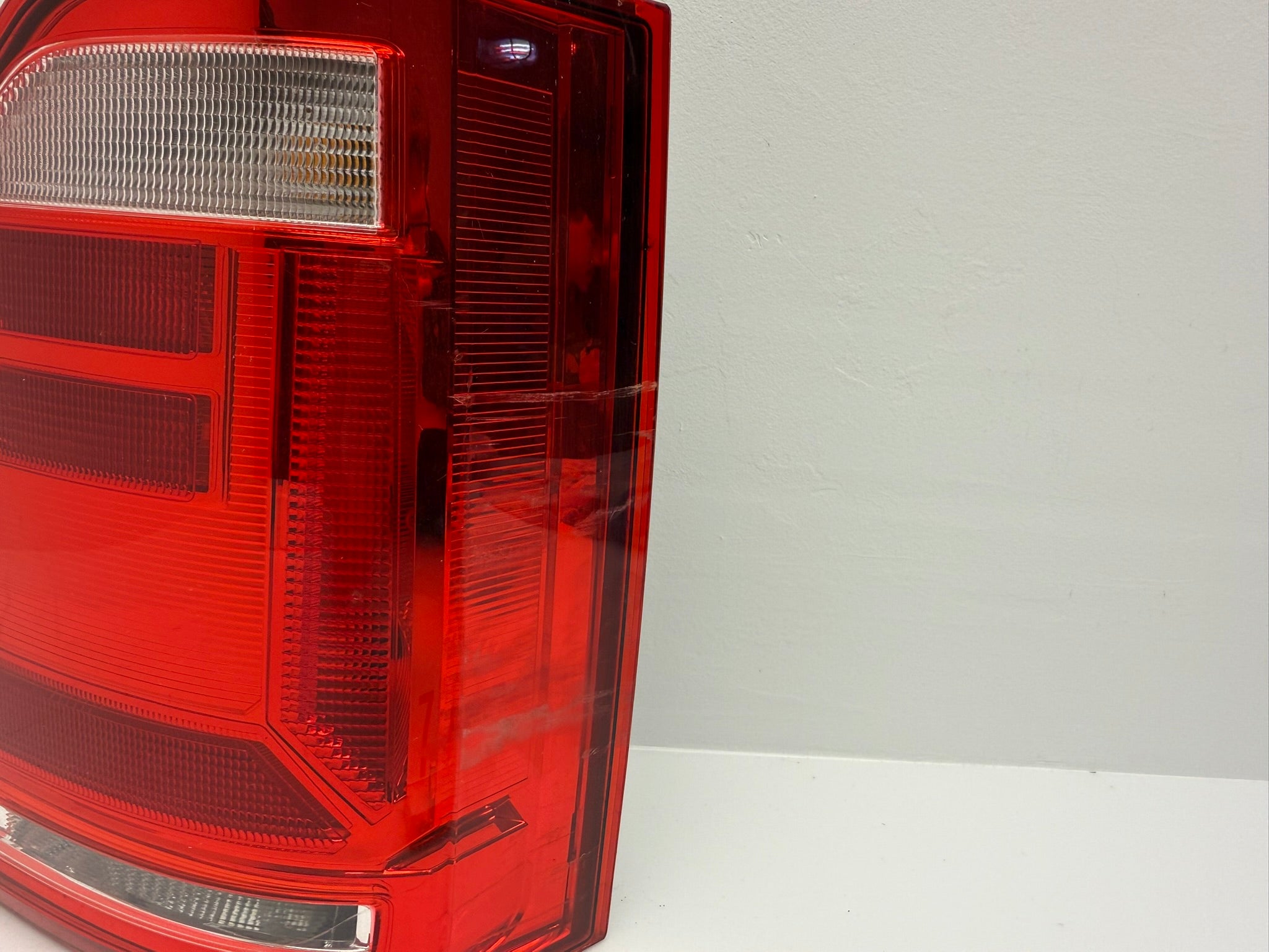 7E0945208; 7H5 2 01; 292 Volkswagen T6 Rückleuchte  Rechts