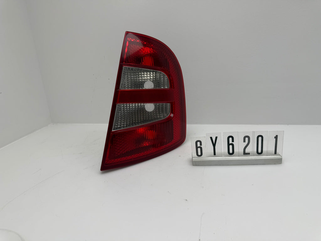 6Y6 945 096B; 6Y6 2 01; 295 SKODA FABIA MK1 Rückleuchte rechts