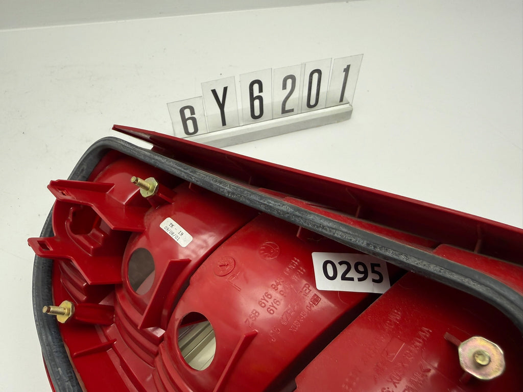 6Y6 945 096B; 6Y6 2 01; 295 SKODA FABIA MK1 Rückleuchte rechts