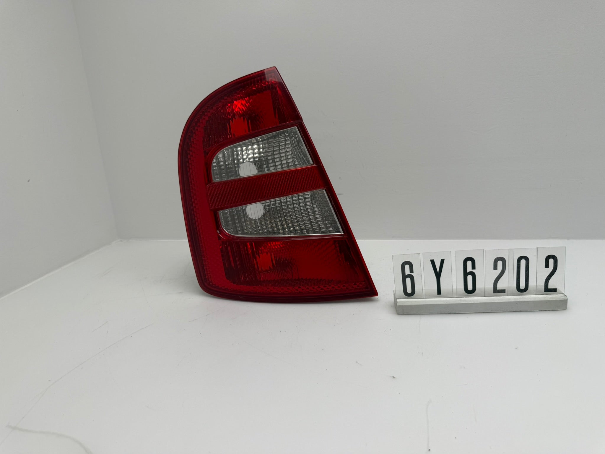 6Y6 945 095B; 6Y6 2 02; 296 SKODA FABIA MK1 Rückleuchte links