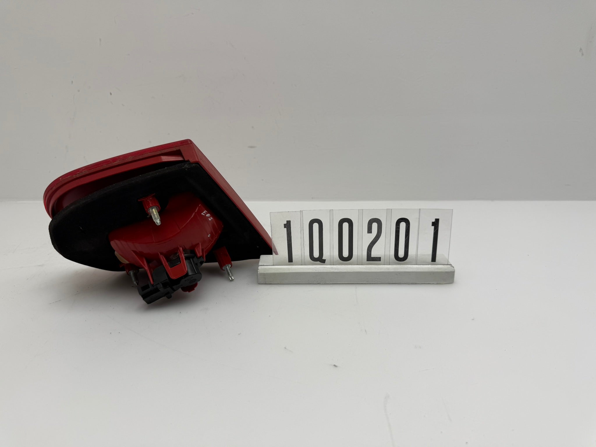 1Q0 945 094; 1Q0 2 01; 303 VW EOS 1F Rückleuchte rechts innen