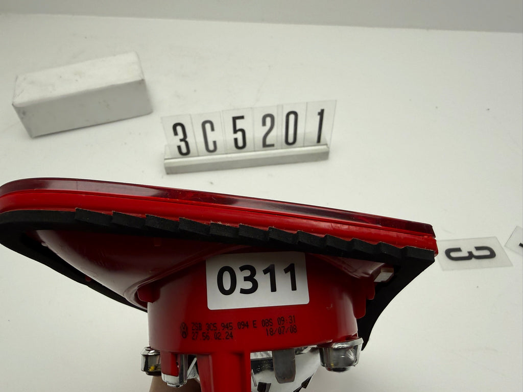 3C5.945.094 E; 3C5 2 01: 311 VW PASSAT 3C Rückleuchte rechts innen