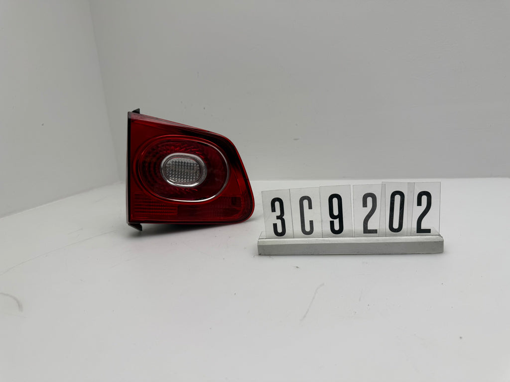 5N0945093B; 3C9 2 02; 313 VW Tiguan Rückleuchte links
