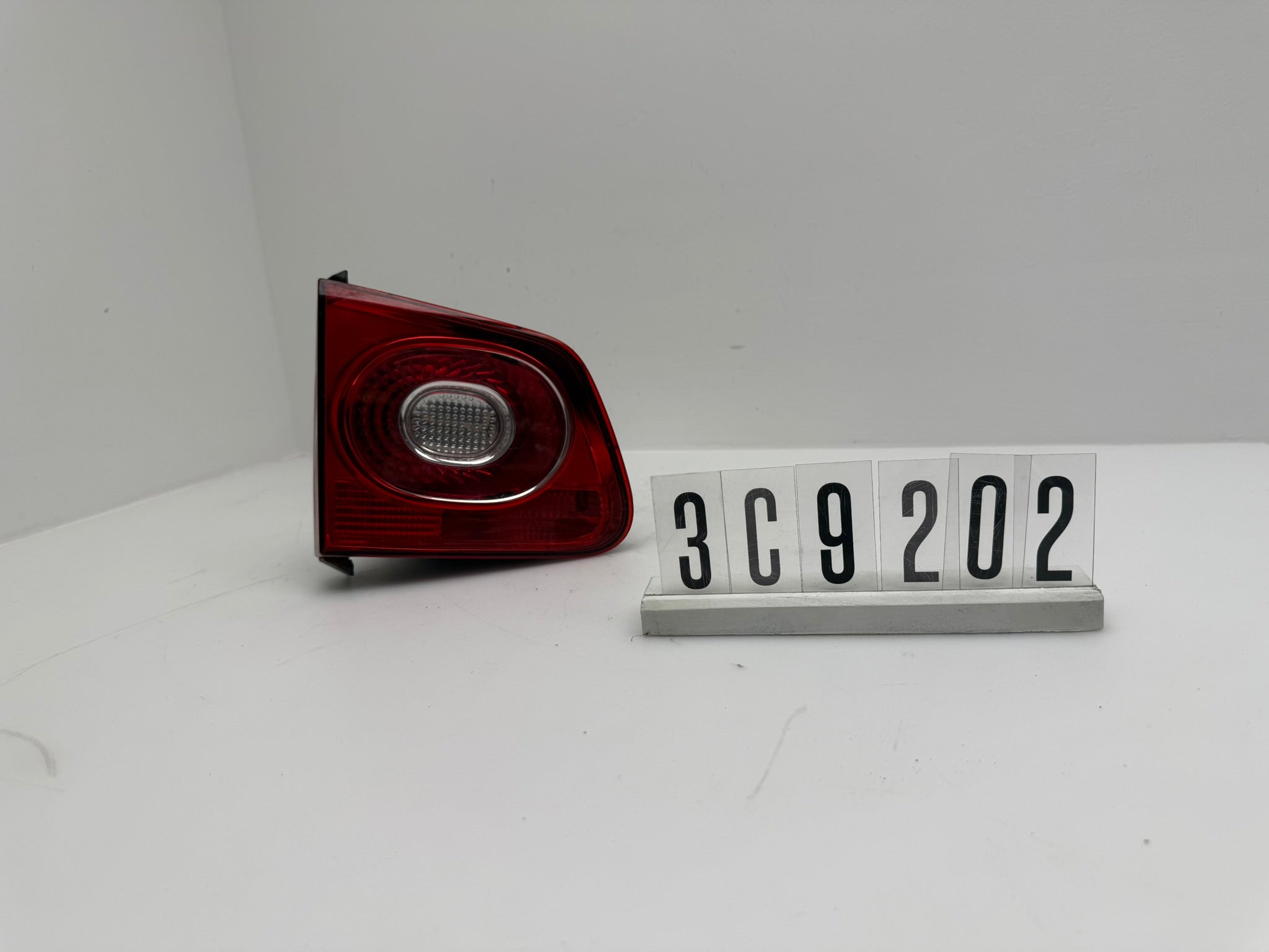 5N0945093B; 3C9 2 02; 313 VW Tiguan Rückleuchte links