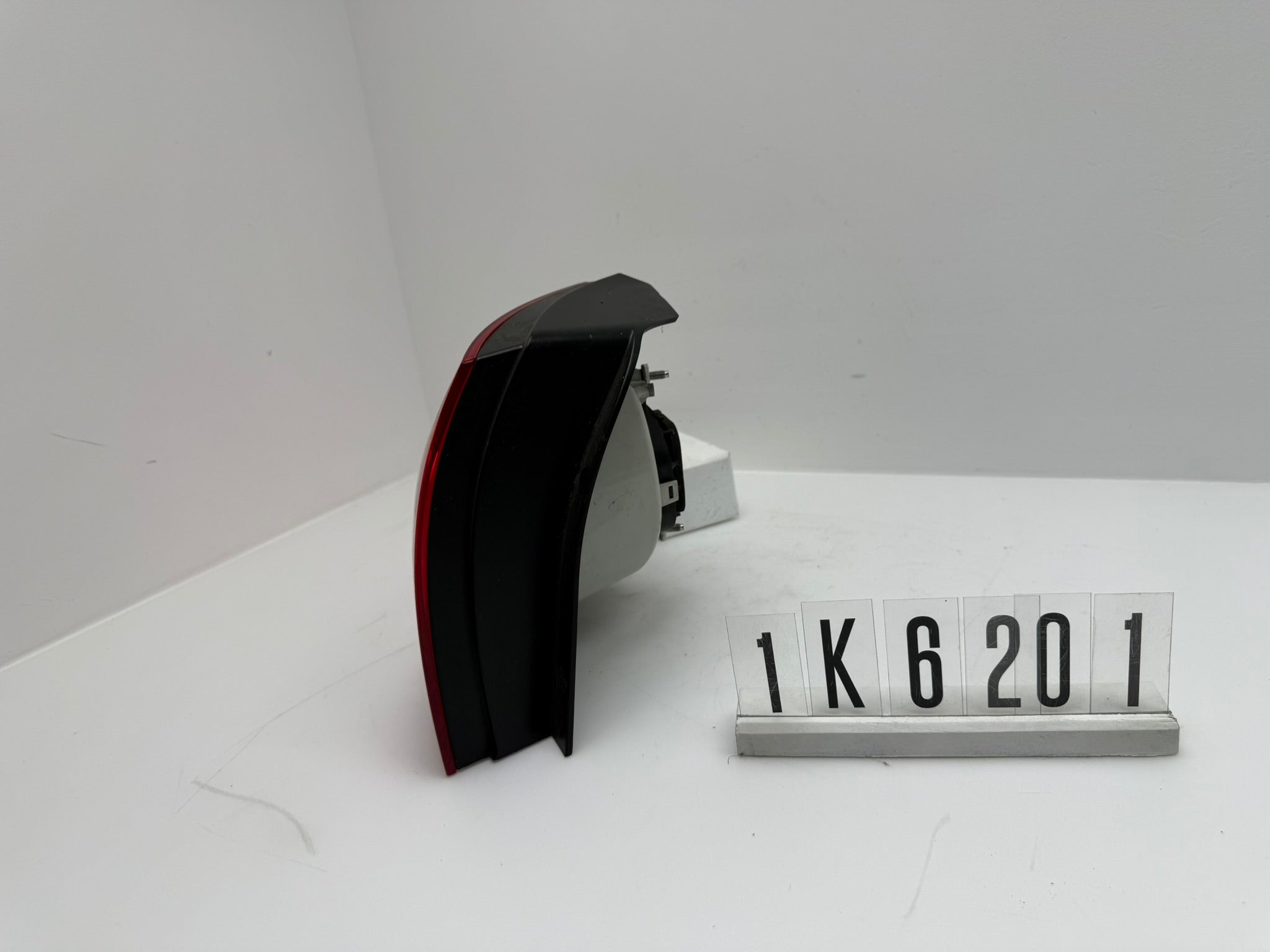 1K6 945 095N; 1K6 2 01; 314 VW GOLF V Rückleuchte rechts