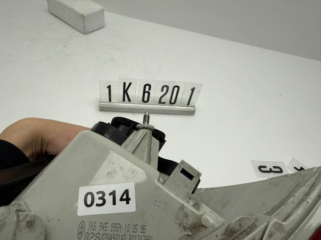 1K6 945 095N; 1K6 2 01; 314 VW GOLF V Rückleuchte rechts