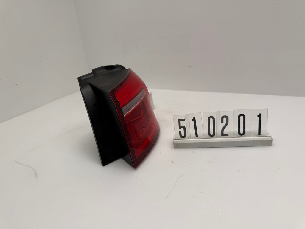 510.945.096; 510 2 01; 319  VW Golf Sportsvan Rückleuchte Rechts