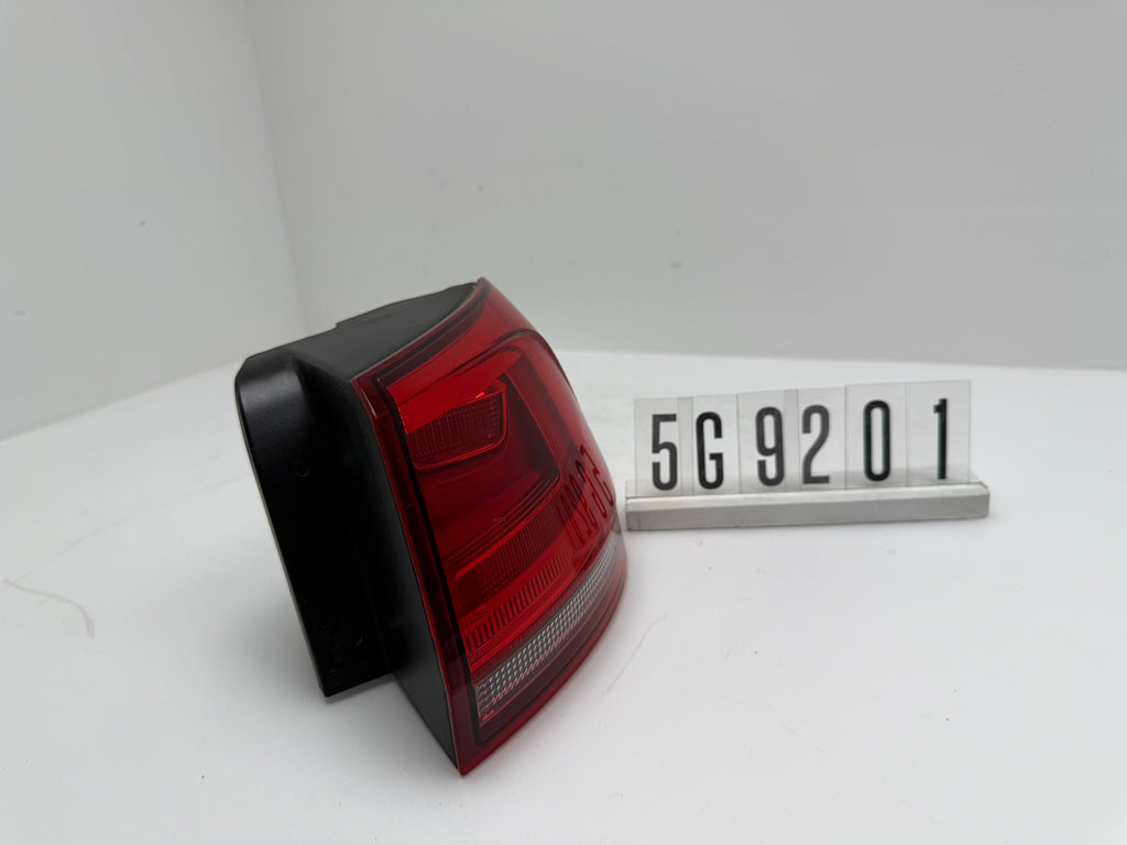 5G9.945.069.C; 5G9 2 01; 320 VW Golf VII 7 Variant Rückleuchte rechts