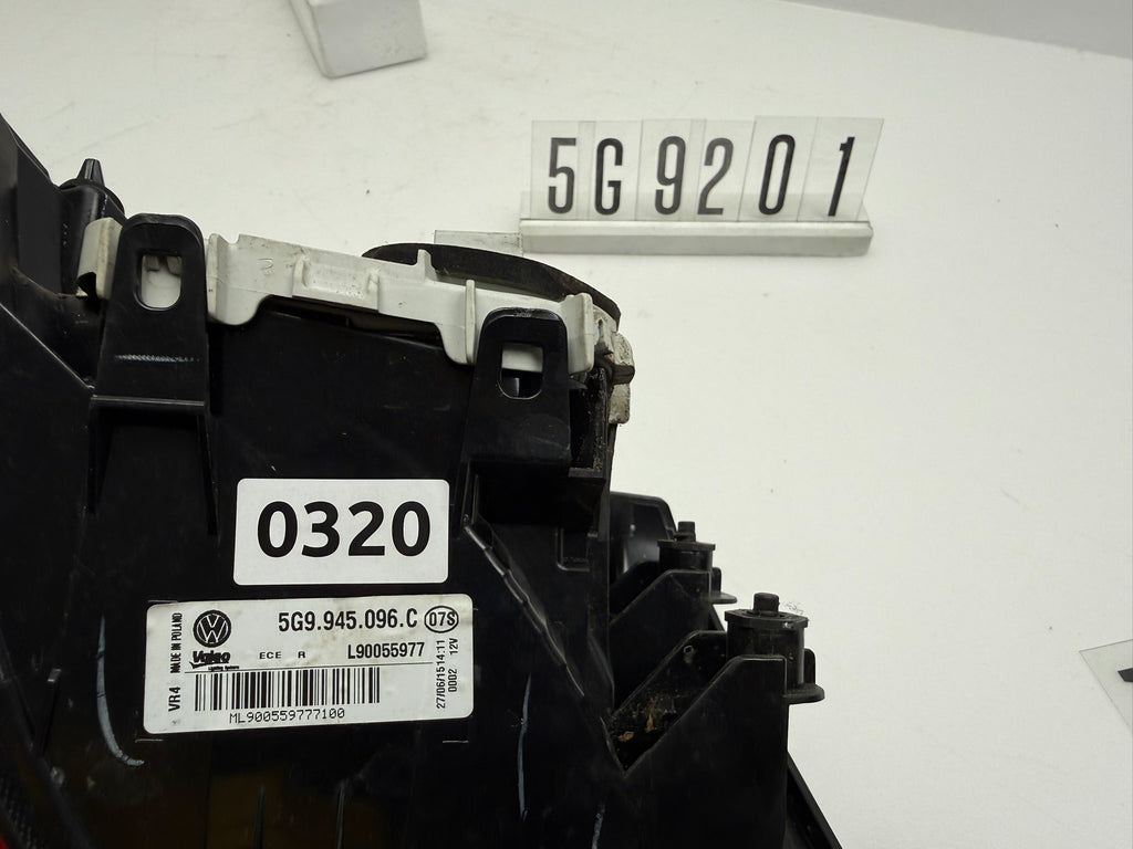 5G9.945.069.C; 5G9 2 01; 320 VW Golf VII 7 Variant Rückleuchte rechts