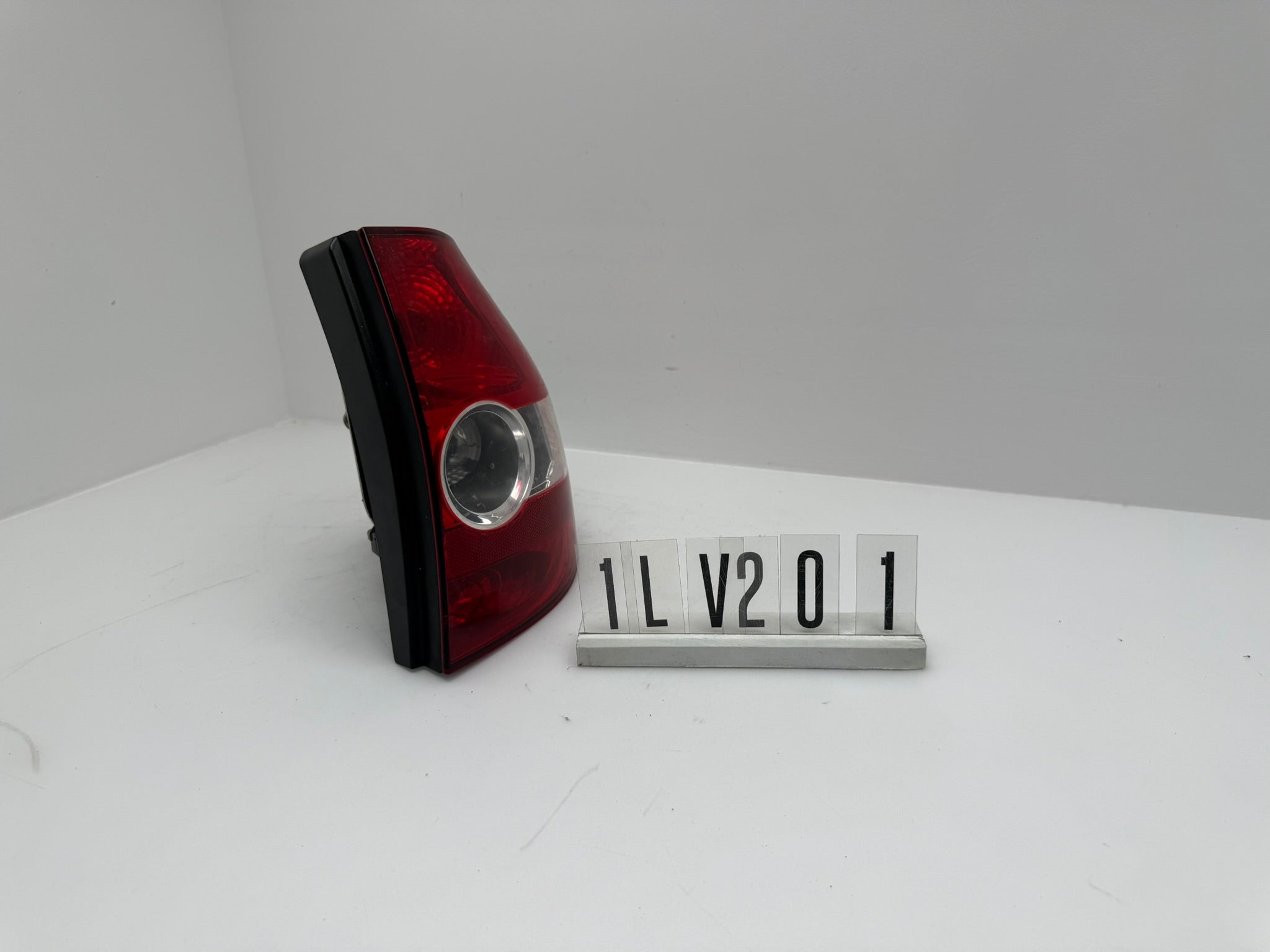 5Z0945096; 1LV 2 01; 322 VW Fox 5Z Rückleuchte rechts