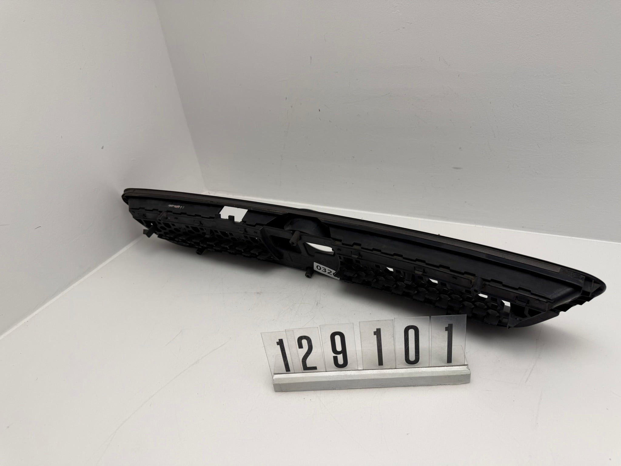 12904Z; 129 1 01; 326 Opel Astra G Kühlergrill