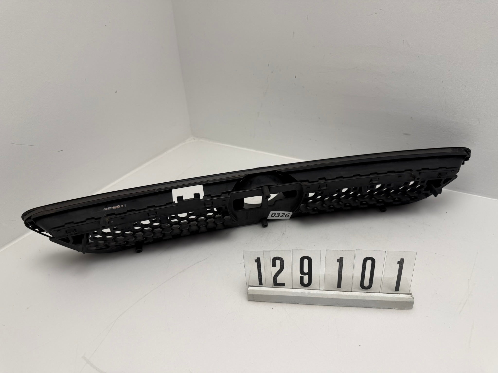12904Z; 129 1 01; 326 Opel Astra G Kühlergrill