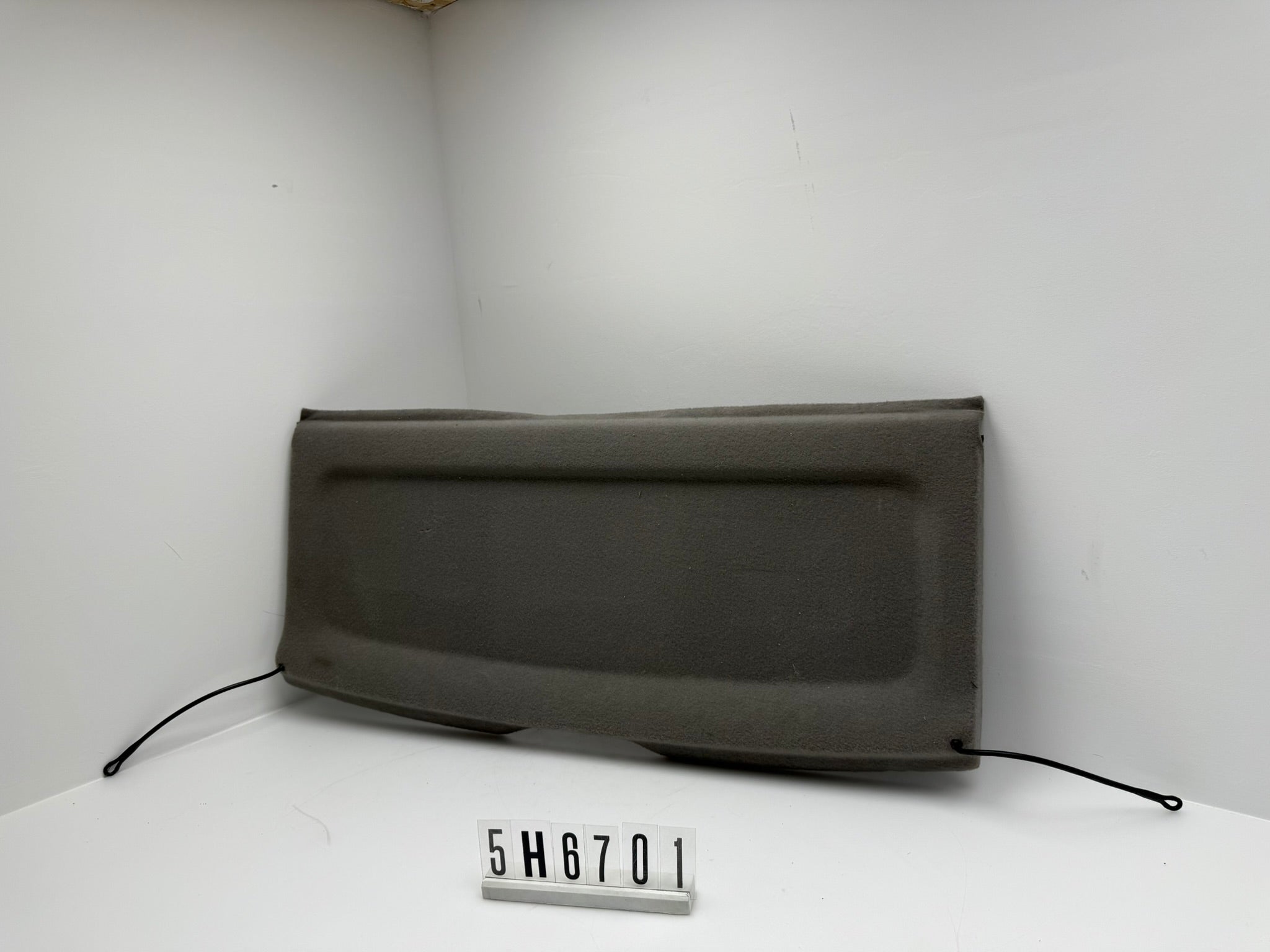 6N037769; 5H6 7 01; 329 VW Polo 6N2 Hutablage Laderaumabdeckung