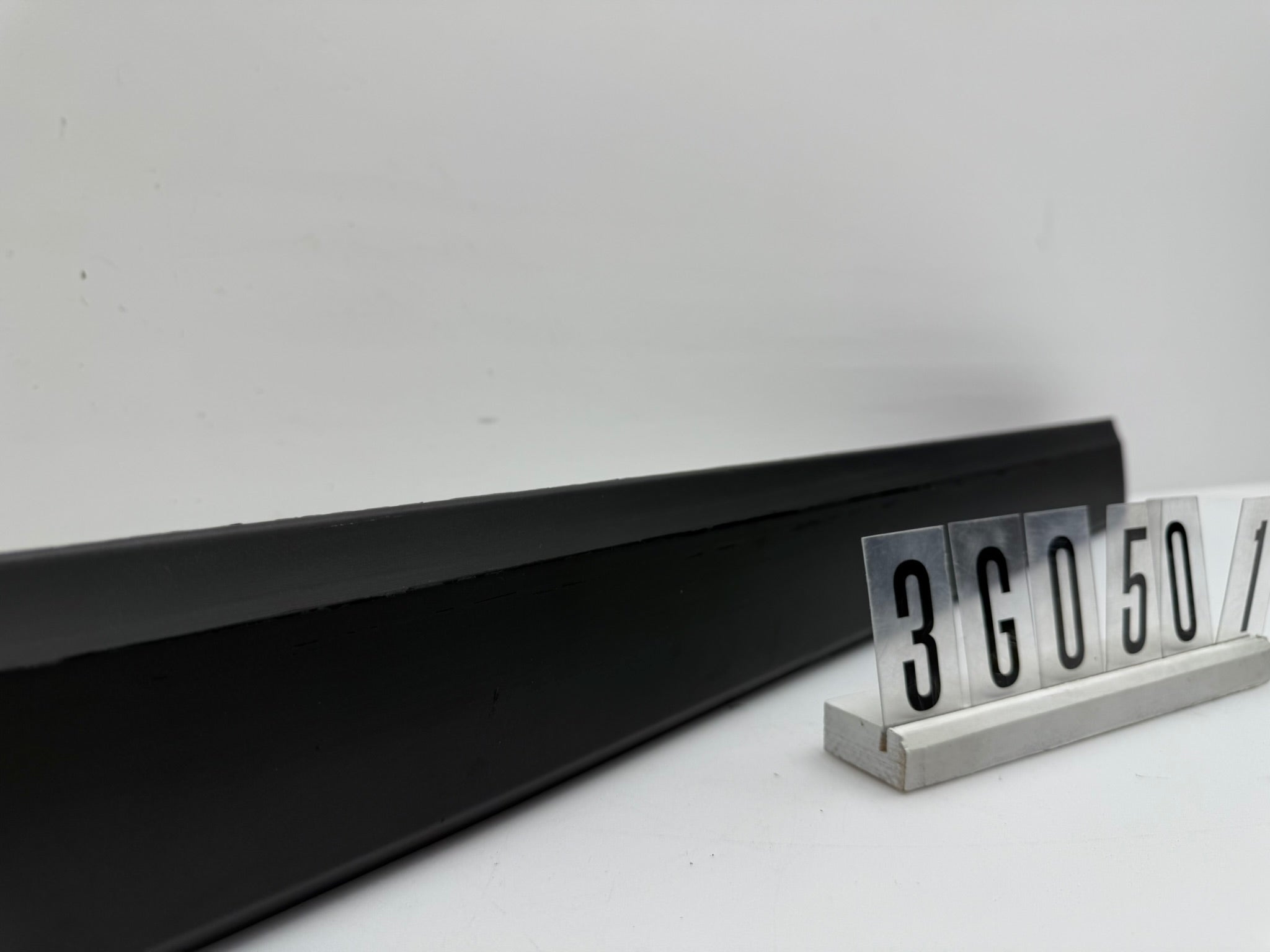 3G0.854.900.C; 3G0 5 01; 334 VW Passat 3G Alltrack Abdeckung Leiste vorne rechts