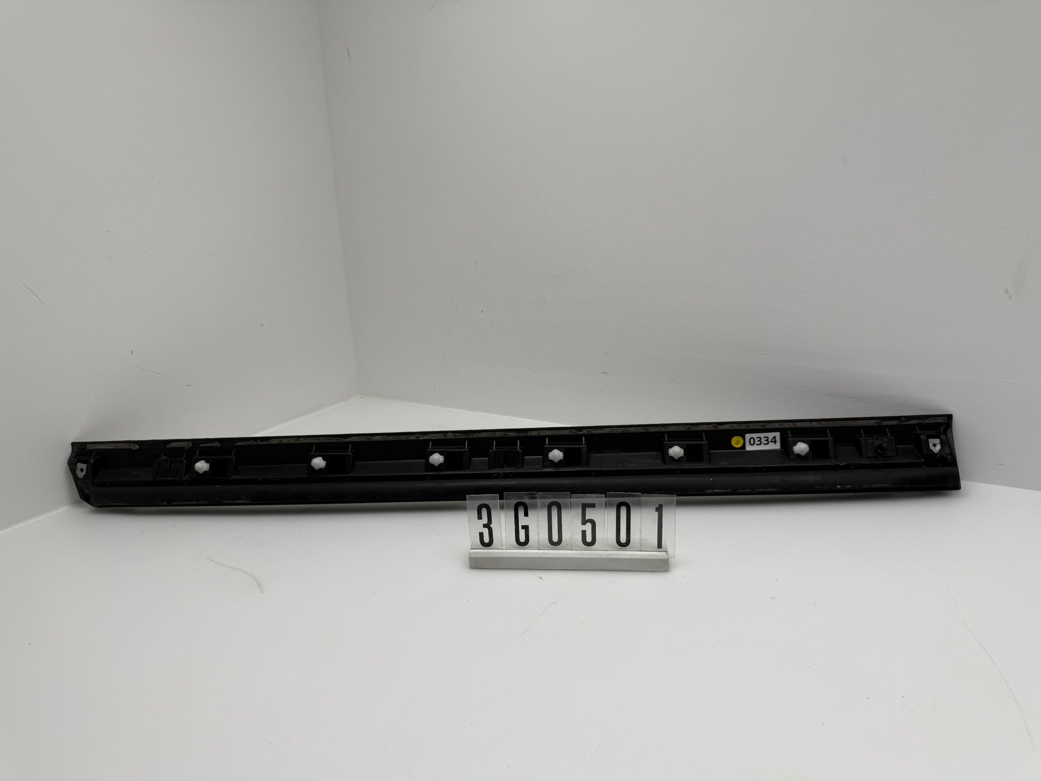 3G0.854.900.C; 3G0 5 01; 334 VW Passat 3G Alltrack Abdeckung Leiste vorne rechts