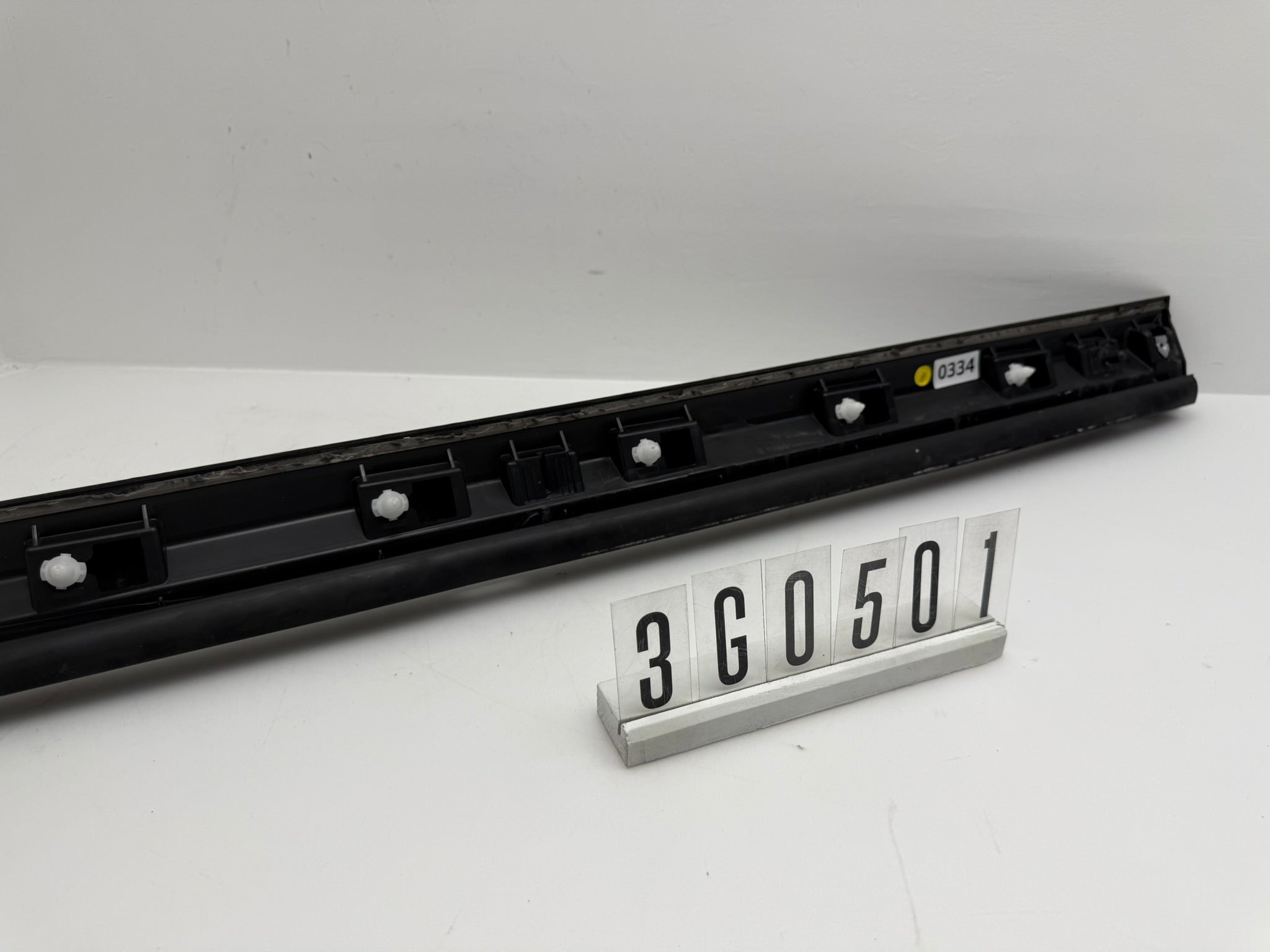 3G0.854.900.C; 3G0 5 01; 334 VW Passat 3G Alltrack Abdeckung Leiste vorne rechts