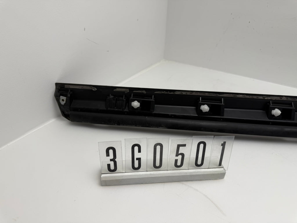 3G0.854.900.C; 3G0 5 01; 334 VW Passat 3G Alltrack Abdeckung Leiste vorne rechts