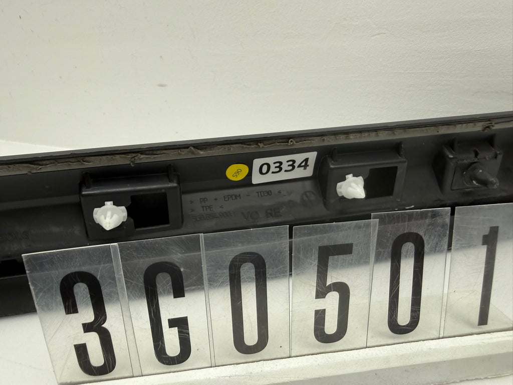 3G0.854.900.C; 3G0 5 01; 334 VW Passat 3G Alltrack Abdeckung Leiste vorne rechts