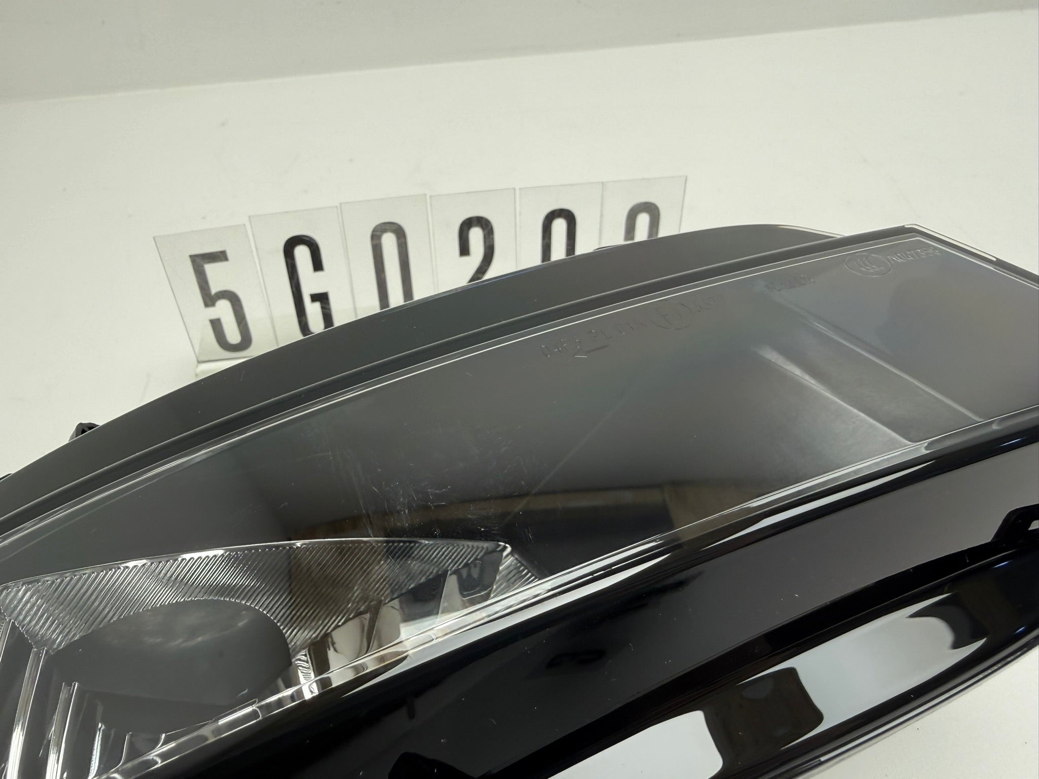 5G0.941.662   /   1ND  011.223-02; 5G0 2 01-04; 338-341 VW GOLF 7 (VII) Nebelscheinwerfer vorne rechts