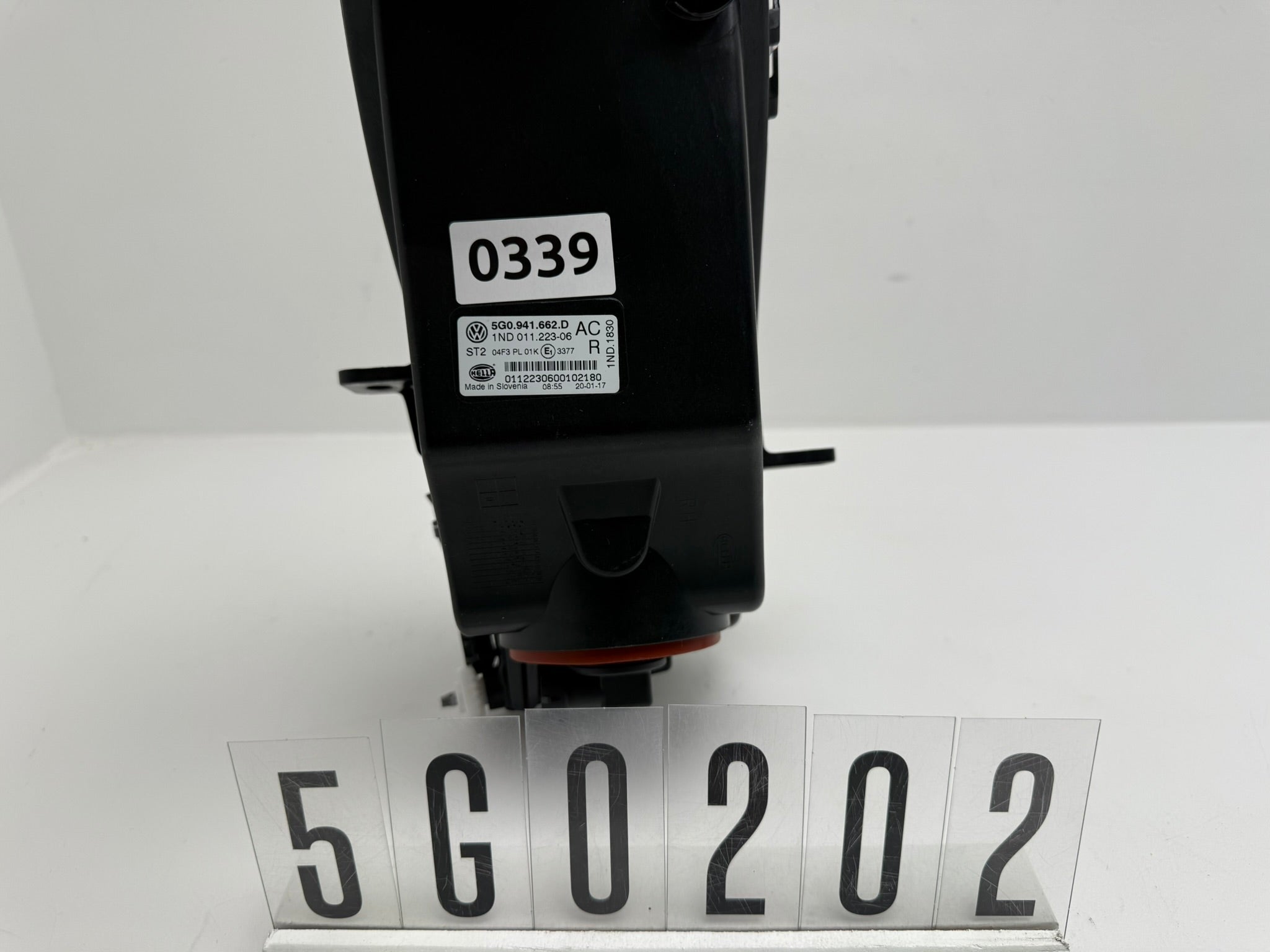 5G0.941.662   /   1ND  011.223-02; 5G0 2 01-04; 338-341 VW GOLF 7 (VII) Nebelscheinwerfer vorne rechts
