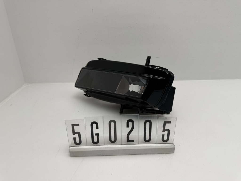 5G0.941.661   /   1ND  011.223-05; 5G0 2 06; 343 VW GOLF 7 (VII) Nebelscheinwerfer vorne rechts (Kopie)