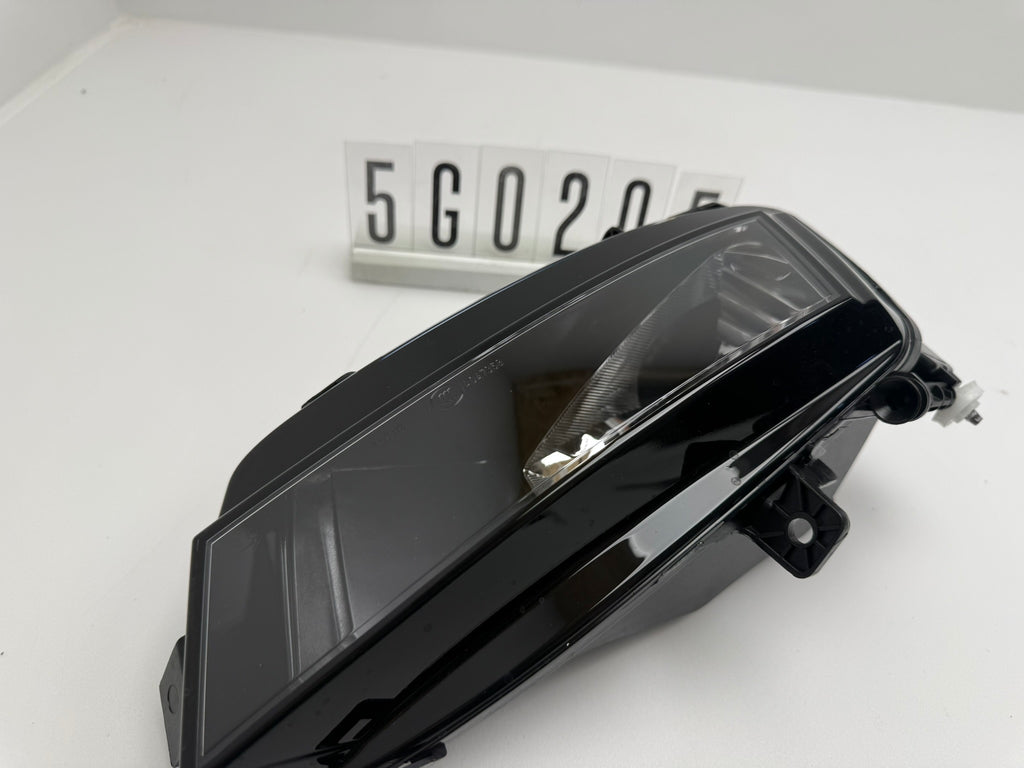 5G0.941.661   /   1ND  011.223-05; 5G0 2 06; 343 VW GOLF 7 (VII) Nebelscheinwerfer vorne rechts (Kopie)