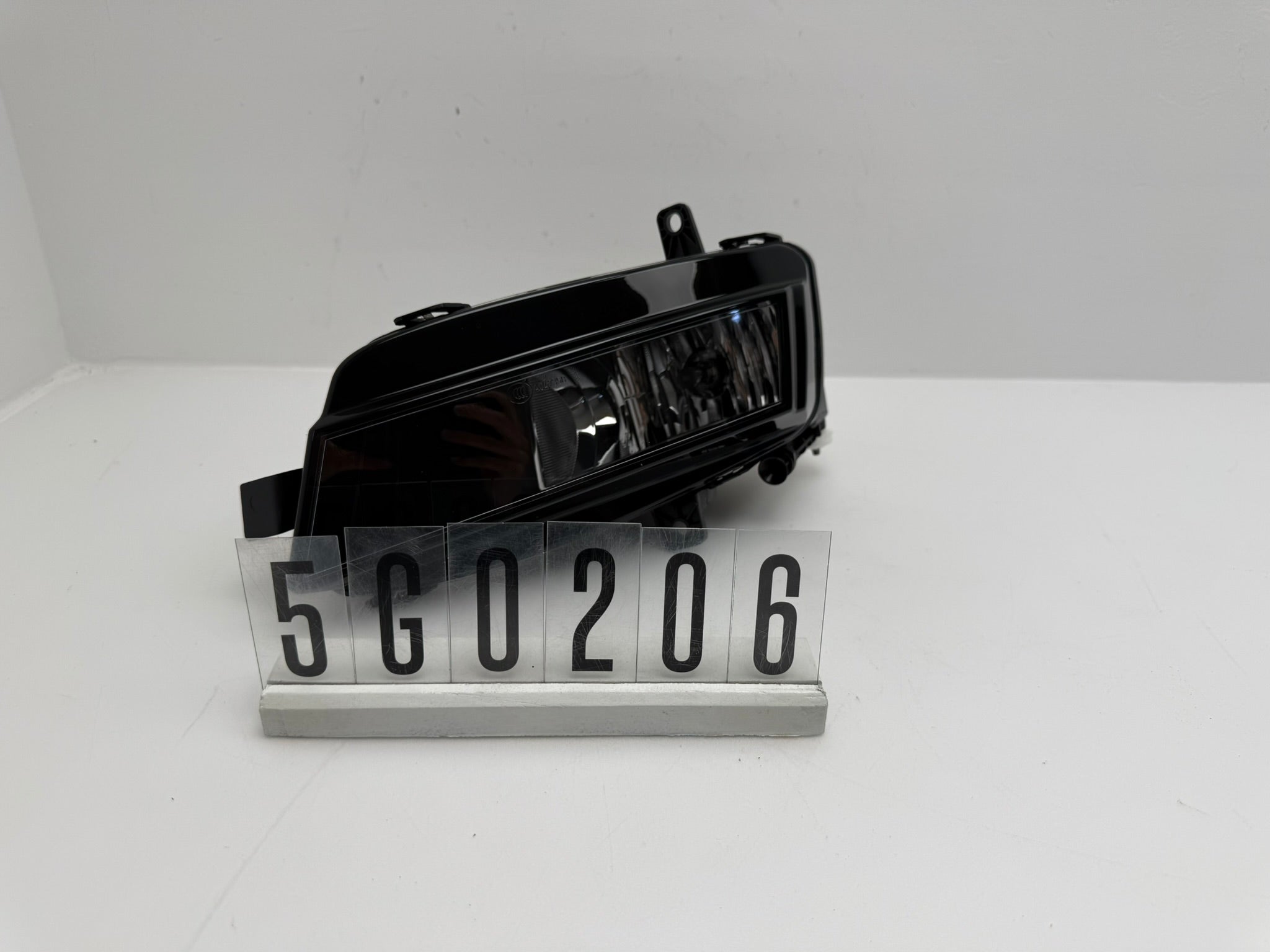 5G0.941.661   /   1ND  011.223-05; 5G0 2 06; 343 VW GOLF 7 (VII) Nebelscheinwerfer vorne rechts (Kopie)
