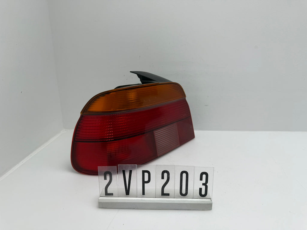 2VP 007 240-01, 347,  BMW E39 Rückleuchte Links
