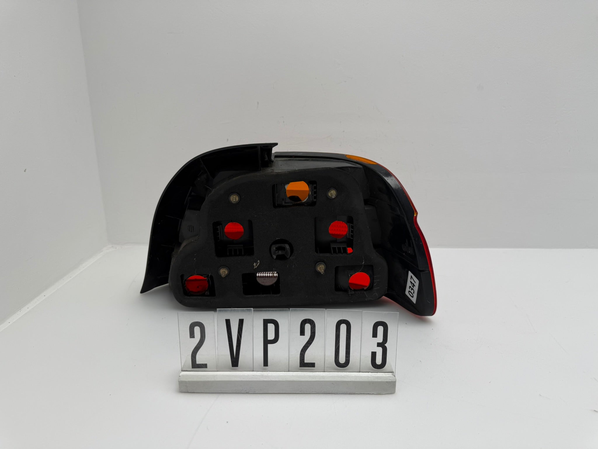 2VP 007 240-01, 347,  BMW E39 Rückleuchte Links