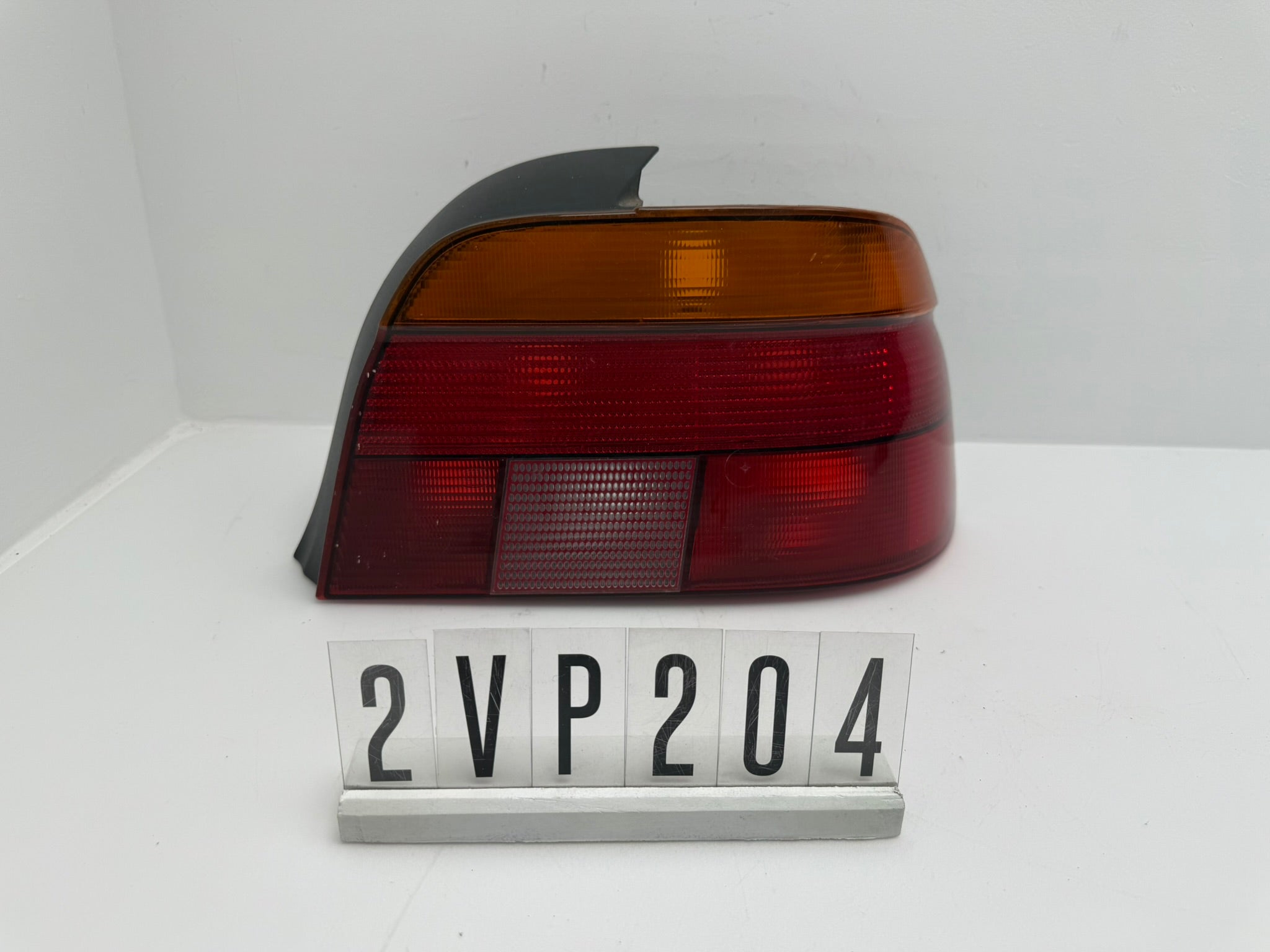 2VP 007 240-02, 348,  BMW E39 Rückleuchte Links