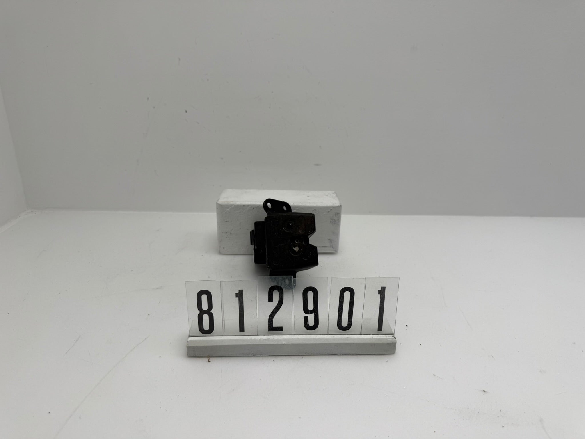 81230-1H300; 812 9 01; 358 HYUNDAI IX35 Heckklappenschlos