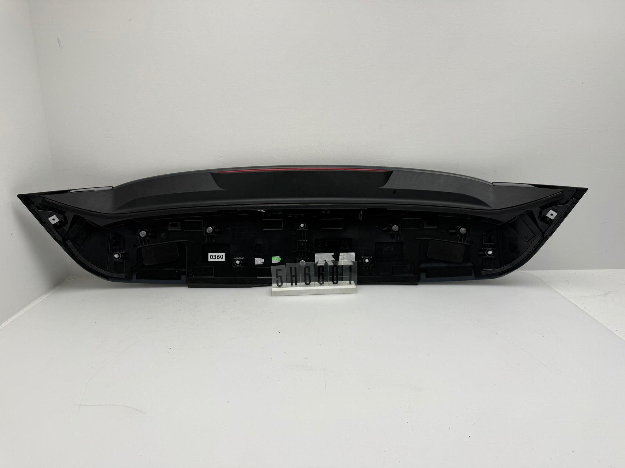 5H6.827.933.A; 5H6 6 01; 360 VW Golf 8 VIII 5H0 5H6 Heckspoiler Spoiler-Lippe