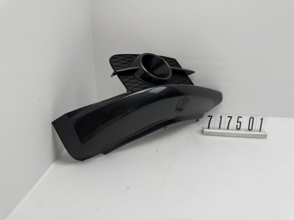 71771 / 57K1 R; 717 5 01; 373 Suzuki Swift Seitenverklekleing / Nebelscheinwerfer Blende Rechts